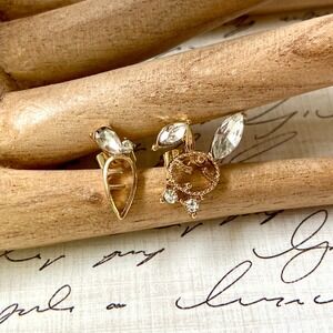Gold Tone Rhinestone Bunny‎ Rabbit Carrot Stud Earrings